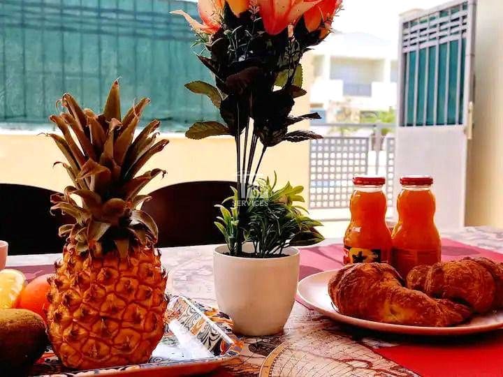 3 sypialnia Willa na sprzedaż w Costa Adeje z basenem garażem - 470 000 € (Ref: 9451674)