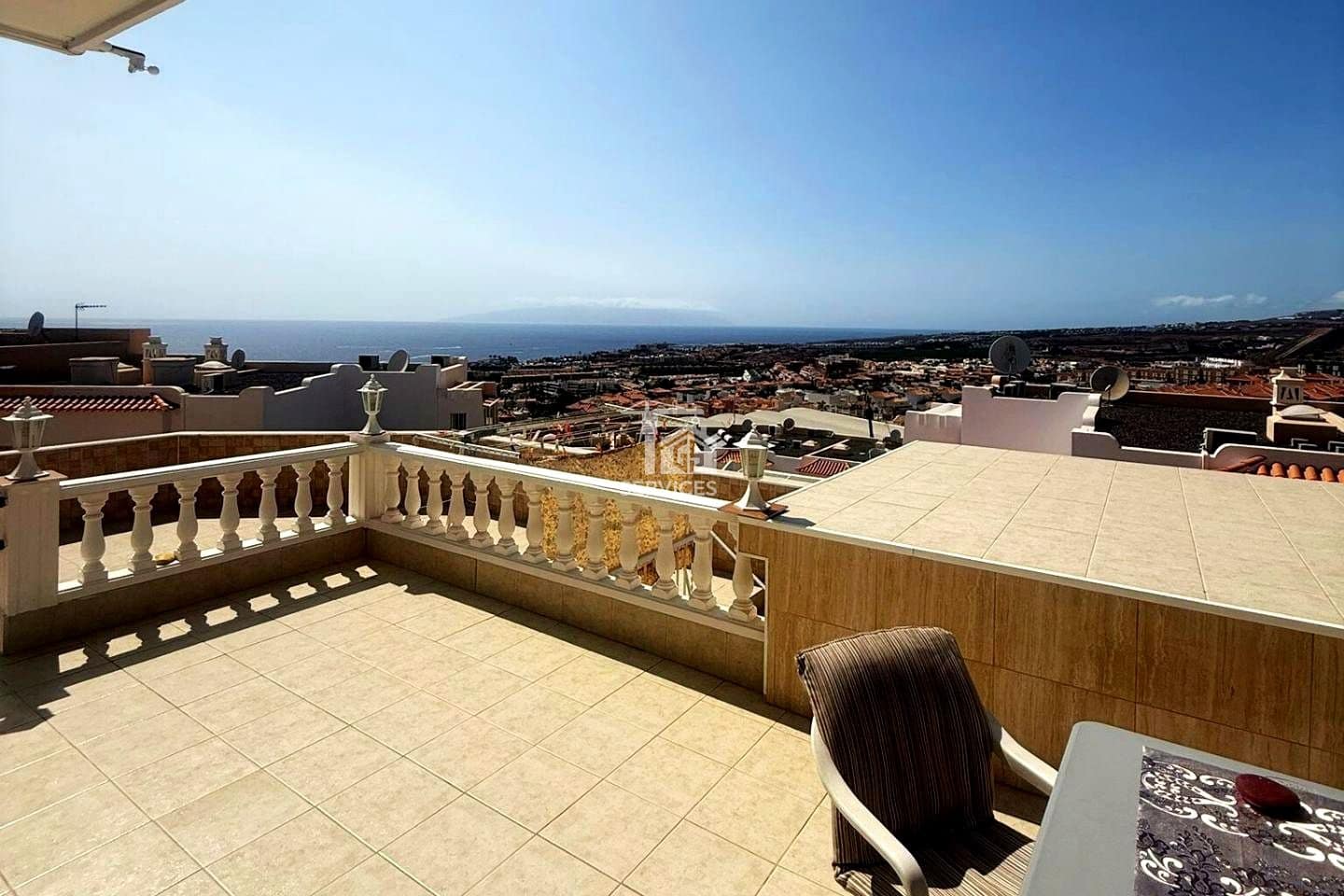 Chalet de 4 habitaciones en Costa Adeje en venta con garaje - 589.000 € (Ref: 9452927)