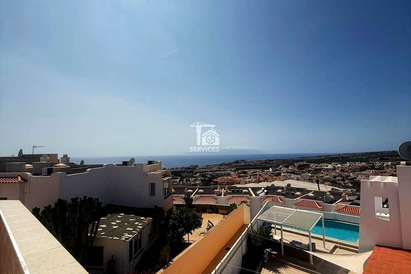 Chalet de 4 habitaciones en Costa Adeje en venta con garaje - 589.000 € (Ref: 9452927)