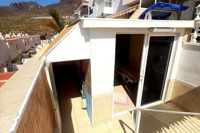 Chalet de 4 habitaciones en Torviscas Centro y Alto, Adeje en venta con garaje - 589.000 € (Ref: 9452927)