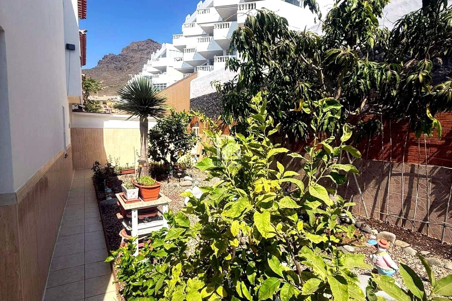 Chalet de 4 habitaciones en Costa Adeje en venta con garaje - 589.000 € (Ref: 9452927)