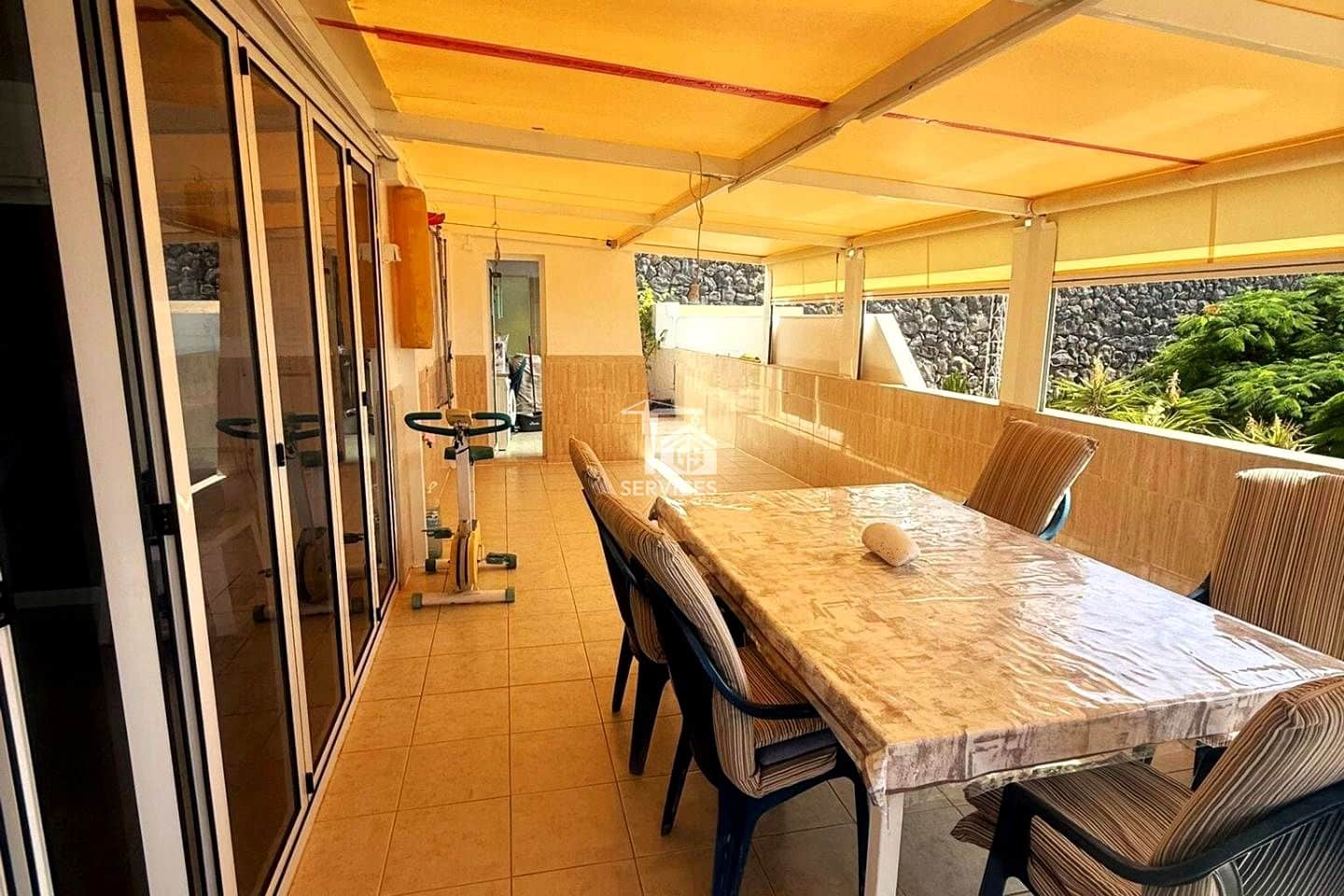 Chalet de 4 habitaciones en Costa Adeje en venta con garaje - 589.000 € (Ref: 9452927)