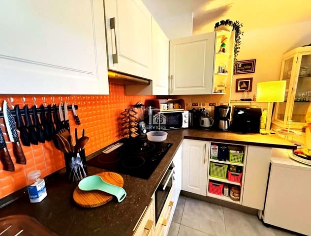 1 makuuhuone Asunto myytävänä paikassa Guía de Isora mukana uima-altaan 
autotalli - 230 000 € (Ref: 9453678)