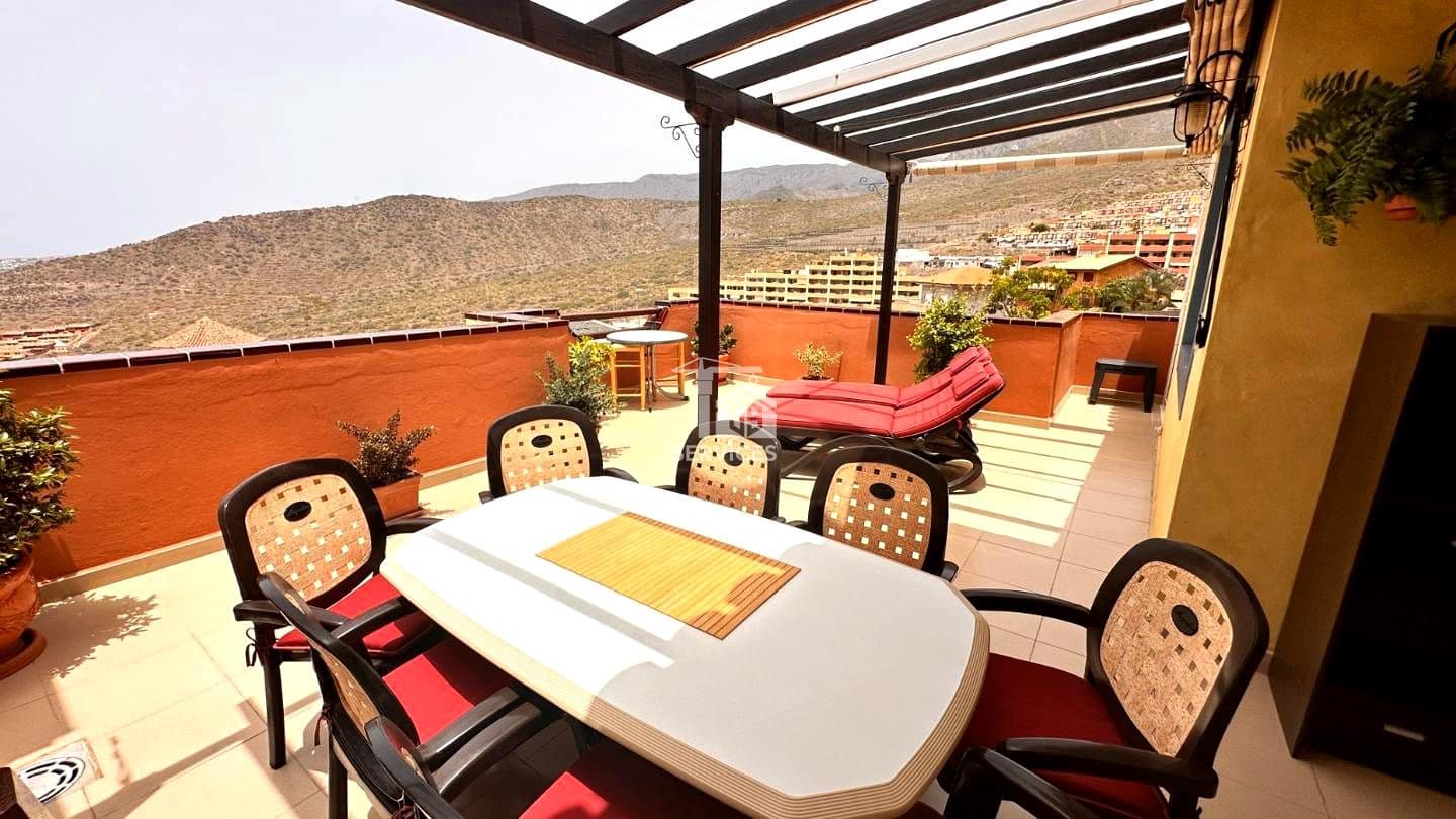 2 bedroom Flat for sale in Costa Adeje with pool garage - € 420,000 (Ref: 9475742)