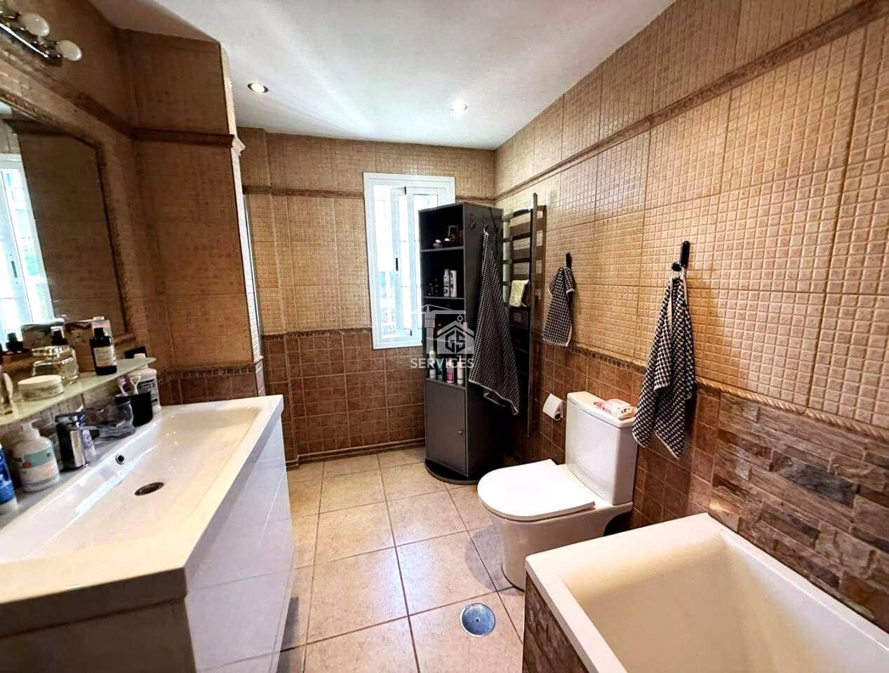 3 soverom Villa til salgs i Arona med svømmebasseng garasje - € 380 000 (Ref: 9490007)