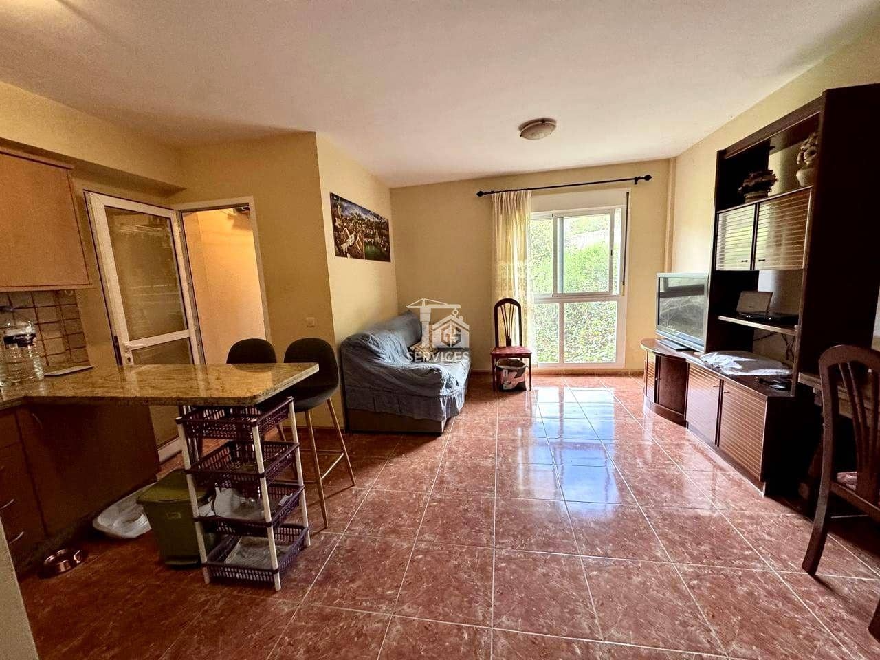 2 bedroom Flat for sale in Arona with garage - € 195,000 (Ref: 9490013)