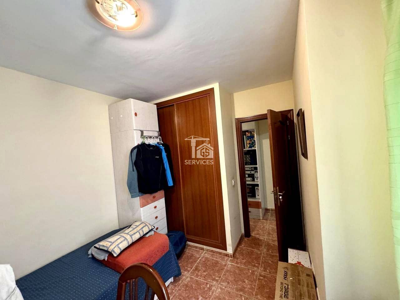 2 bedroom Flat for sale in Arona with garage - € 195,000 (Ref: 9490013)