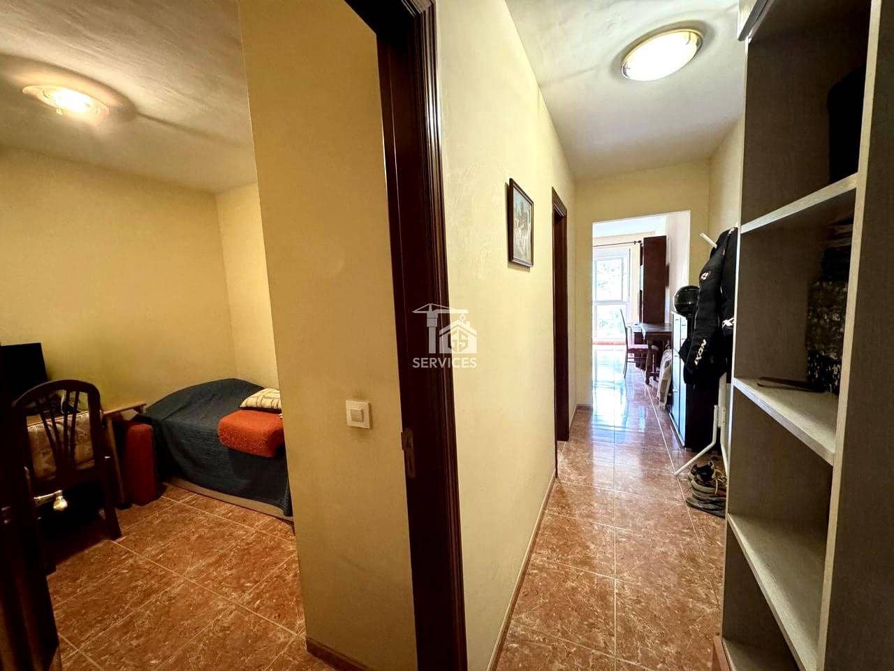 2 bedroom Flat for sale in Arona with garage - € 195,000 (Ref: 9490013)