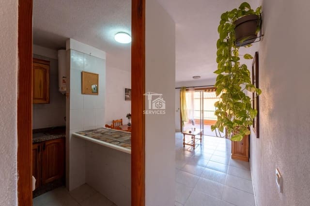 1 soverom Leilighet til salgs i Los Cristianos, Arona med svømmebasseng - € 240 000 (Ref: 9490100)