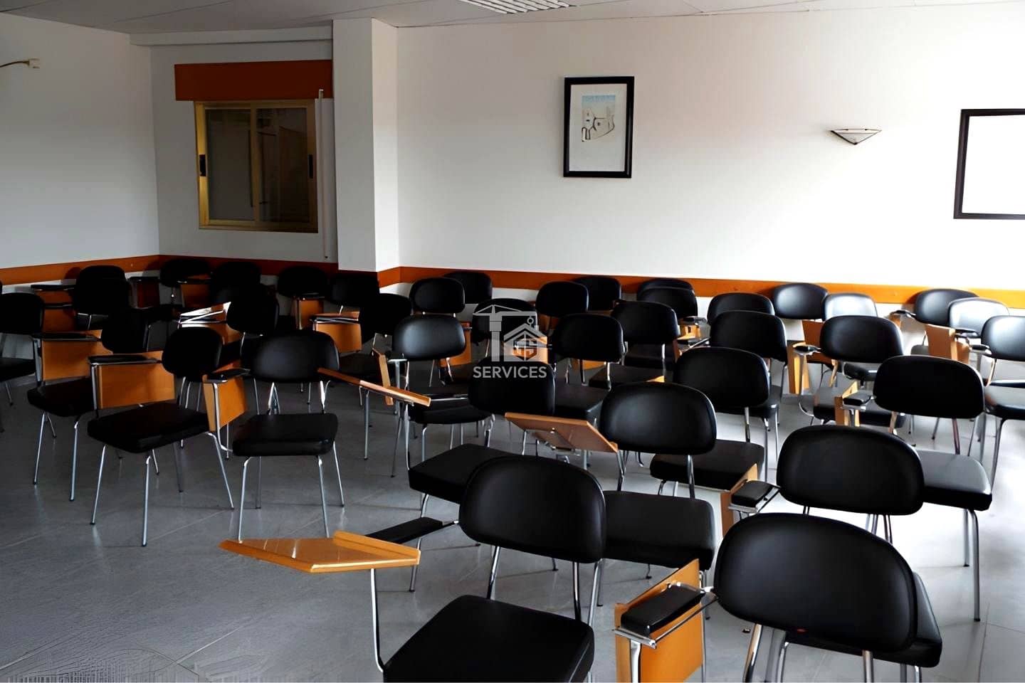 7 bedroom Business for sale in Parrillas with garage - € 380,000 (Ref: 9494231)