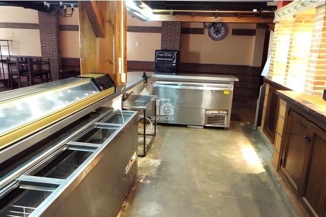 7 bedroom Business for sale in Pulgar with garage - € 380,000 (Ref: 9494231)