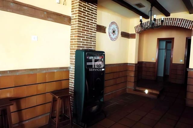 7 bedroom Business for sale in Pulgar with garage - € 380,000 (Ref: 9494231)