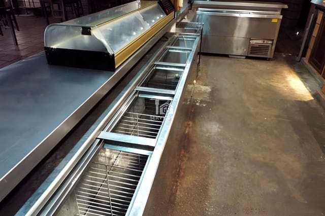 7 bedroom Business for sale in Pulgar with garage - € 380,000 (Ref: 9494231)