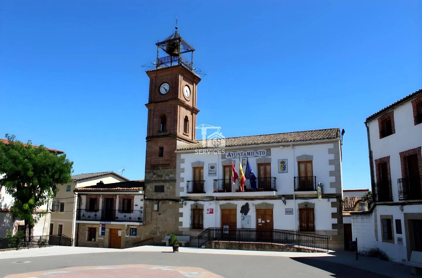 7 bedroom Business for sale in Parrillas with garage - € 380,000 (Ref: 9494231)