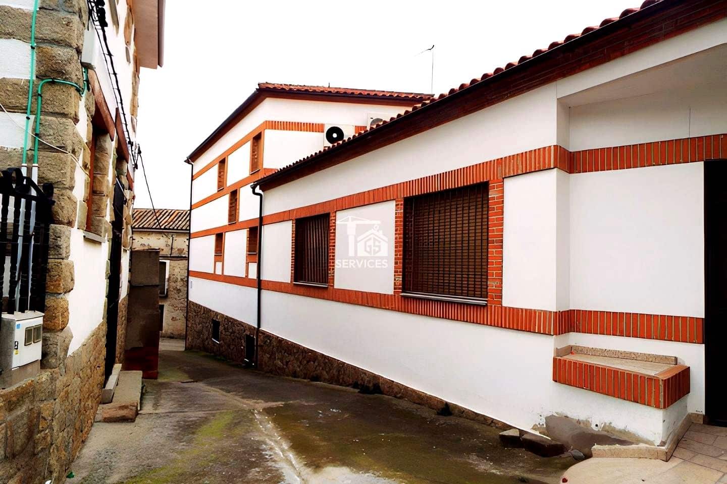 7 bedroom Business for sale in Parrillas with garage - € 380,000 (Ref: 9494231)