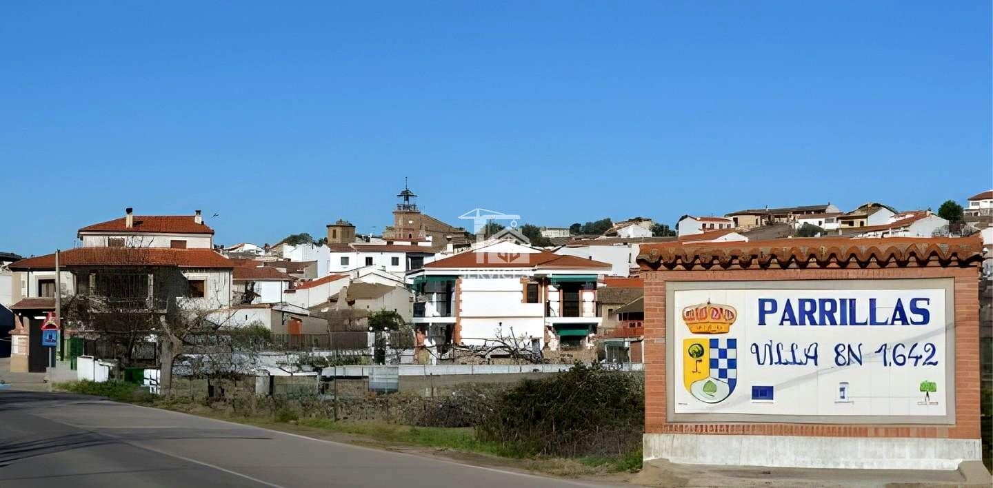 7 bedroom Business for sale in Parrillas with garage - € 380,000 (Ref: 9494231)