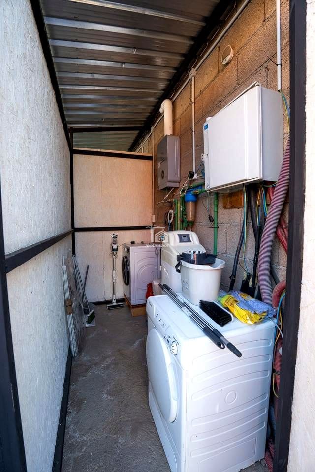 5 bedroom Villa for sale in Granadilla de Abona with garage - € 600,000 (Ref: 9499500)