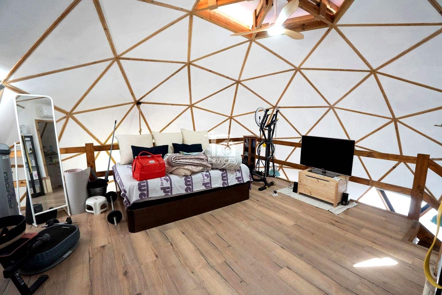 5 bedroom Villa for sale in Granadilla de Abona with garage - € 600,000 (Ref: 9499500)