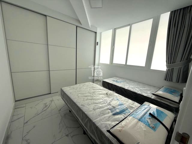 2 chambre Appartement à vendre à Los Cristianos, Arona avec piscine garage - 520 000 € (Ref: 9499510)