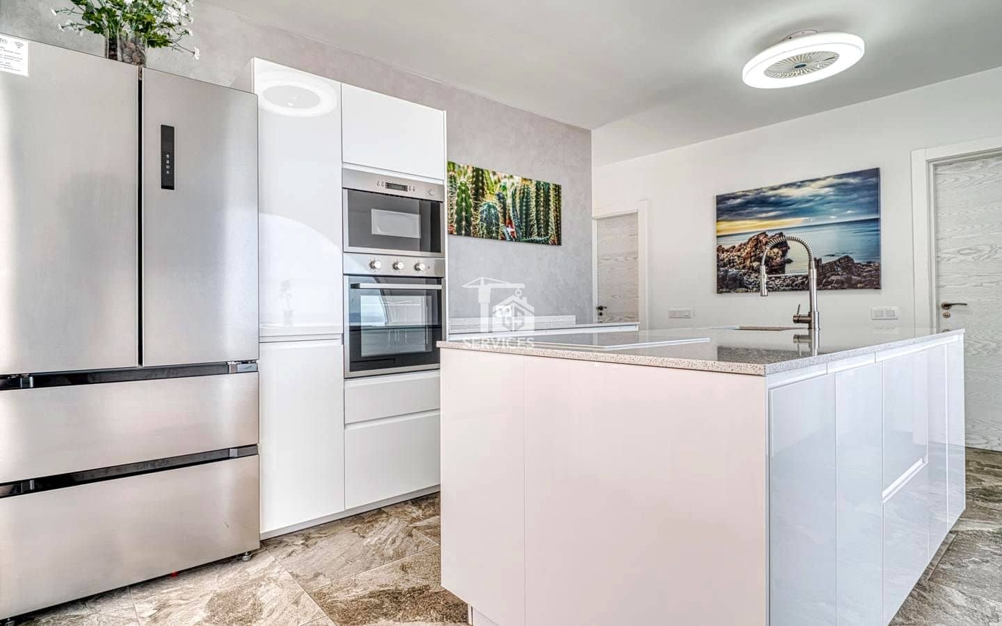 4 bedroom Villa for sale in Adeje with garage - € 799,000 (Ref: 9503550)