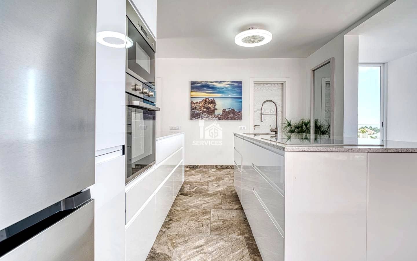 4 bedroom Villa for sale in Adeje with garage - € 799,000 (Ref: 9503550)