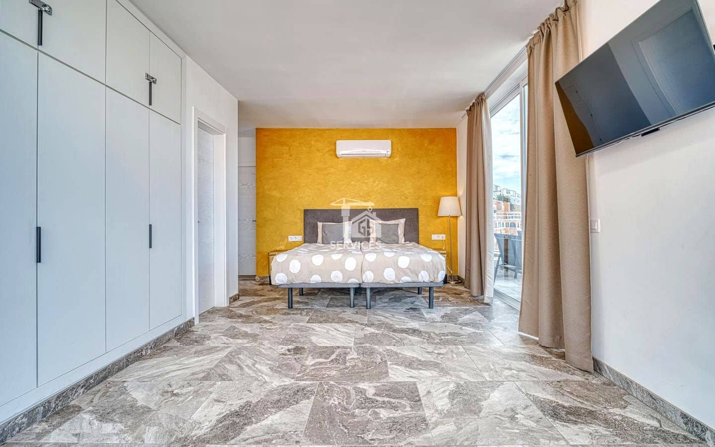 4 bedroom Villa for sale in Adeje with garage - € 799,000 (Ref: 9503550)