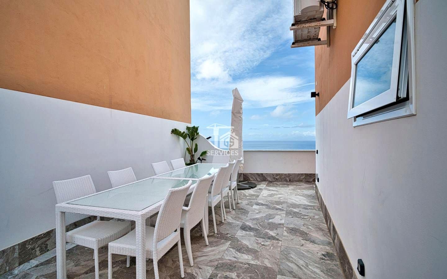 4 bedroom Villa for sale in Adeje with garage - € 799,000 (Ref: 9503550)