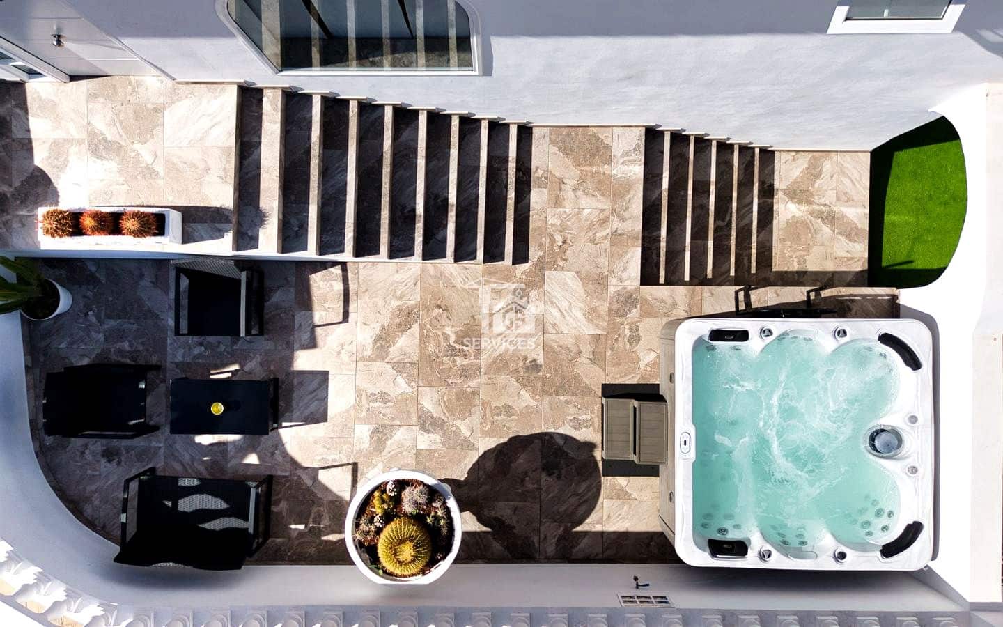 4 bedroom Villa for sale in Adeje with garage - € 799,000 (Ref: 9503550)