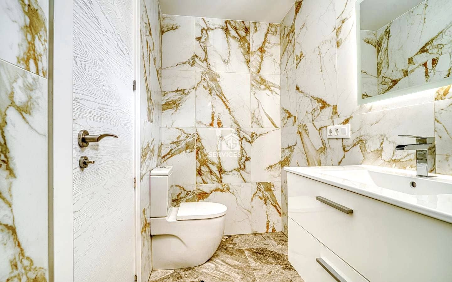 4 bedroom Villa for sale in Adeje with garage - € 799,000 (Ref: 9503550)