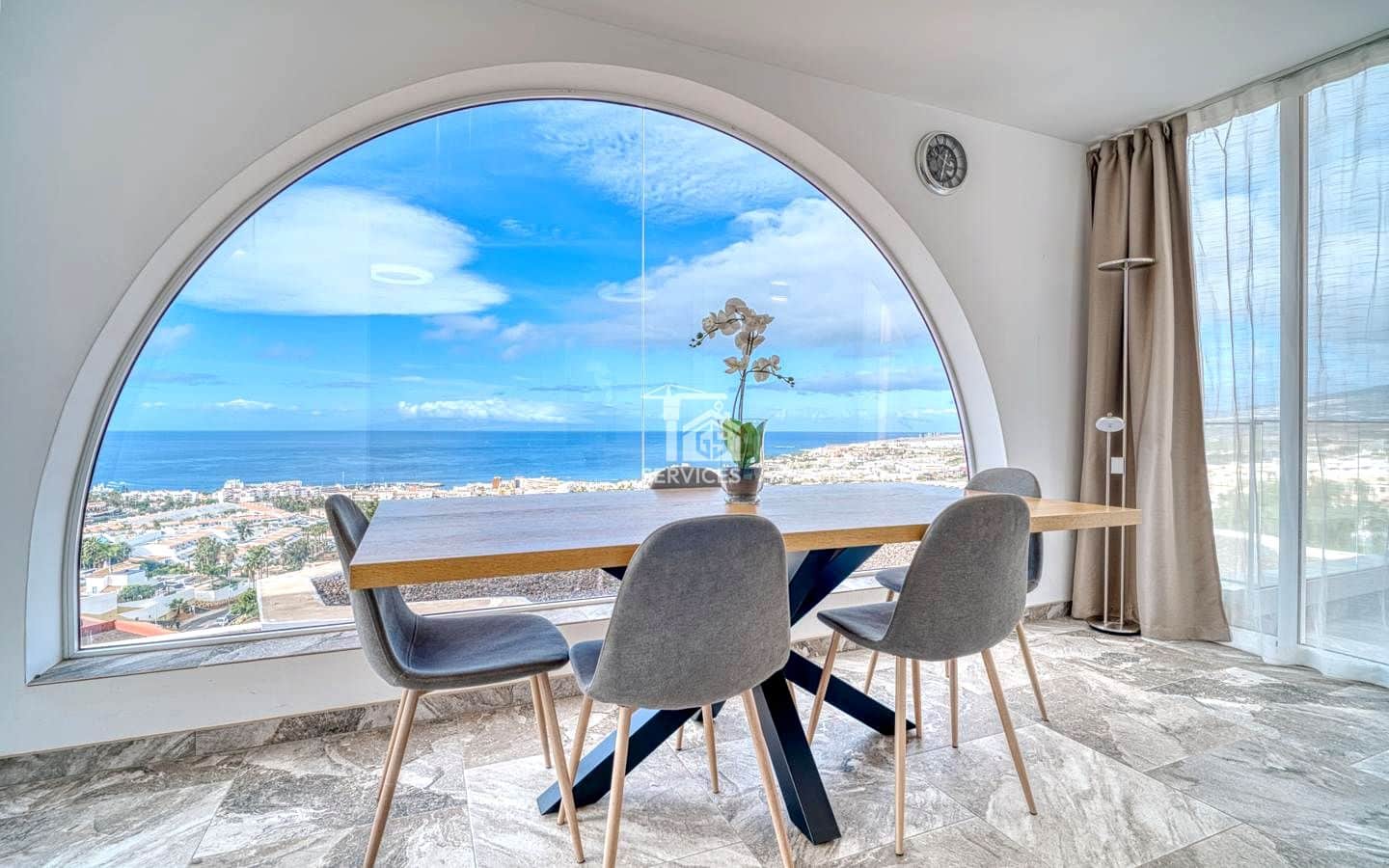 4 bedroom Villa for sale in Adeje with garage - € 799,000 (Ref: 9503550)