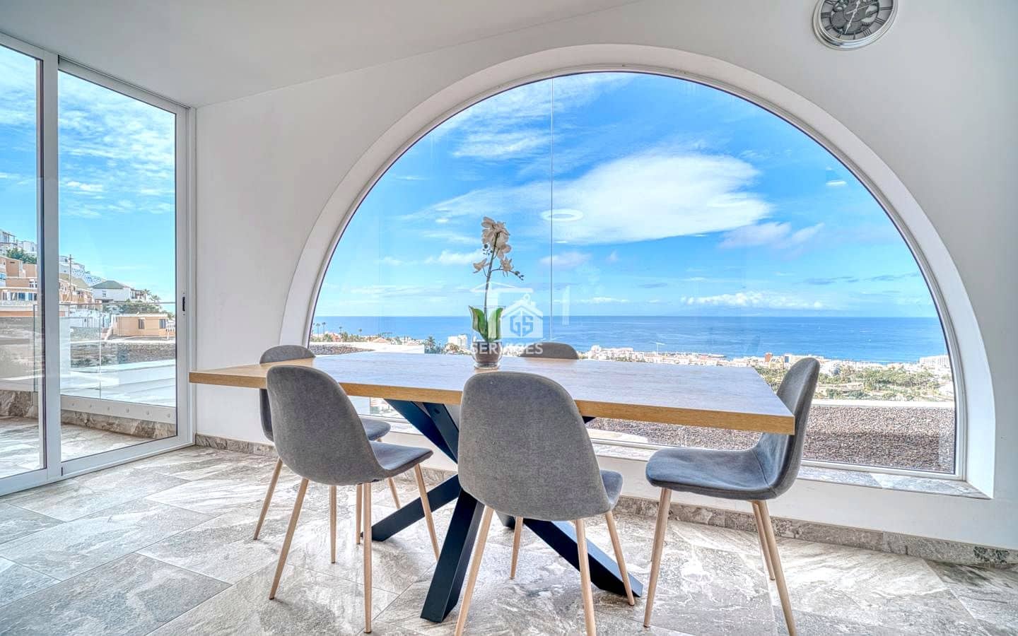 4 bedroom Villa for sale in Adeje with garage - € 799,000 (Ref: 9503550)