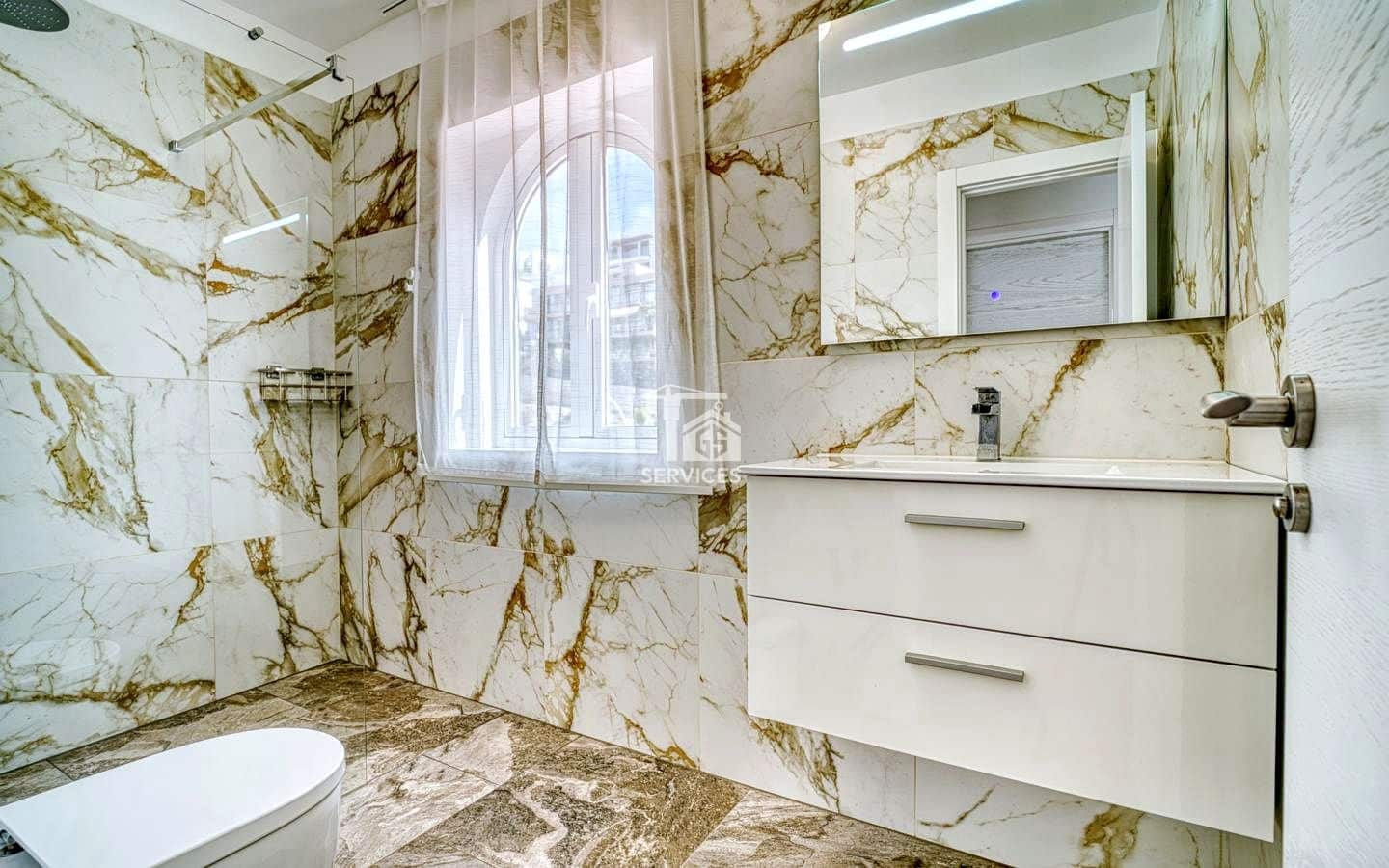 4 bedroom Villa for sale in Adeje with garage - € 799,000 (Ref: 9503550)