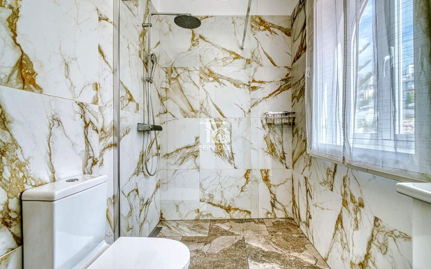 4 bedroom Villa for sale in Adeje with garage - € 799,000 (Ref: 9503550)