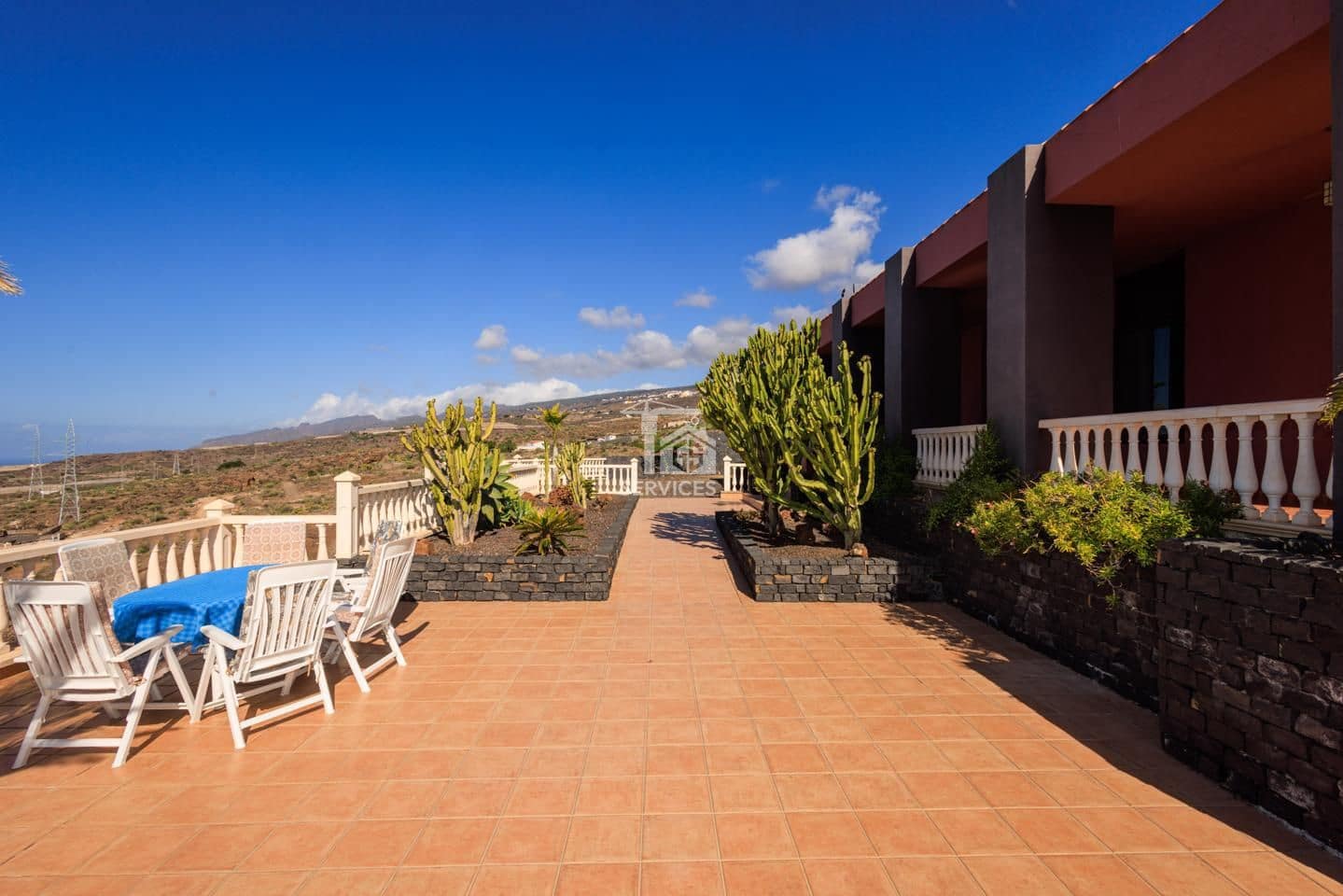 4 bedroom Villa for sale in Guia de Isora - € 720,000 (Ref: 9528667)