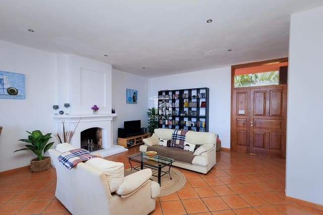 4 bedroom Villa for sale in Guía de Isora - € 720,000 (Ref: 9528667)