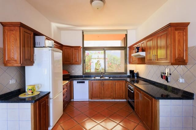 4 bedroom Villa for sale in Guía de Isora - € 720,000 (Ref: 9528667)