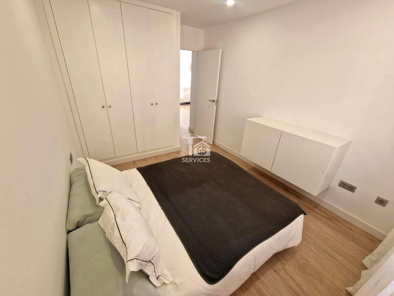 2 soverom Leilighet til salgs i Adeje med svømmebasseng garasje - € 335 000 (Ref: 9532917)