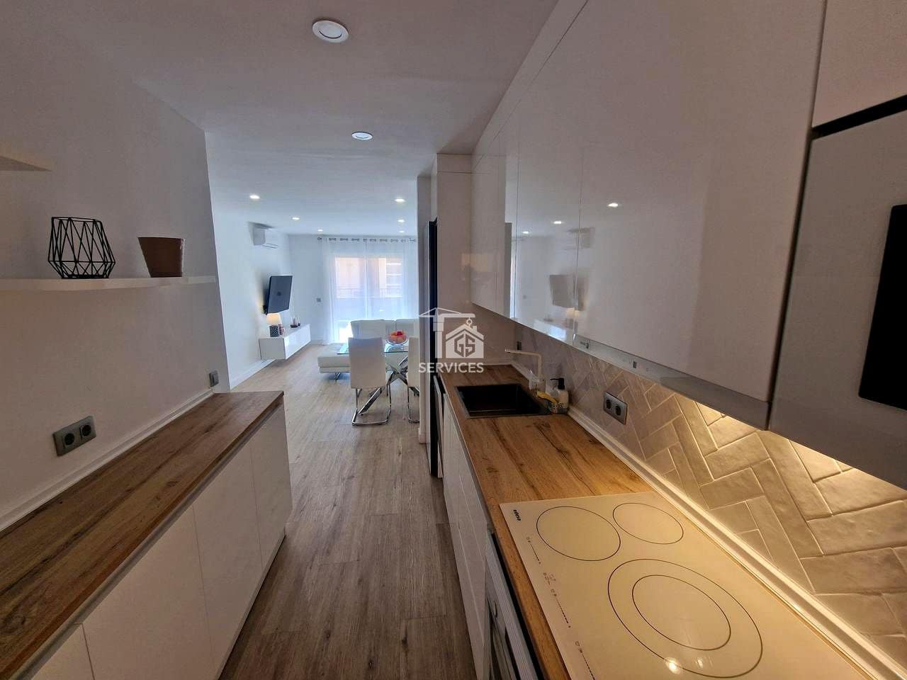 2 soverom Leilighet til salgs i Adeje med svømmebasseng garasje - € 335 000 (Ref: 9532917)