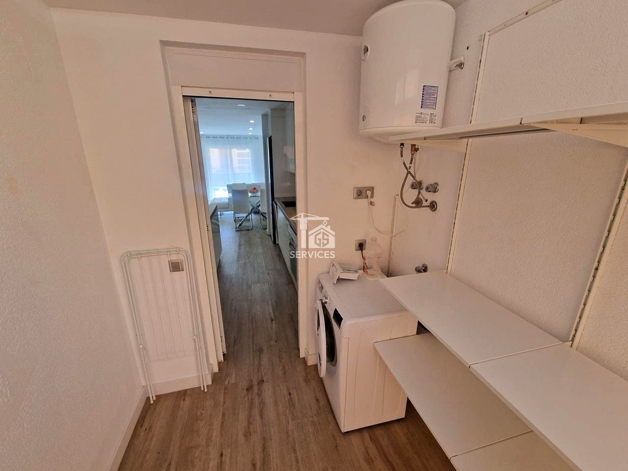 2 soverom Leilighet til salgs i Adeje med svømmebasseng garasje - € 335 000 (Ref: 9532917)