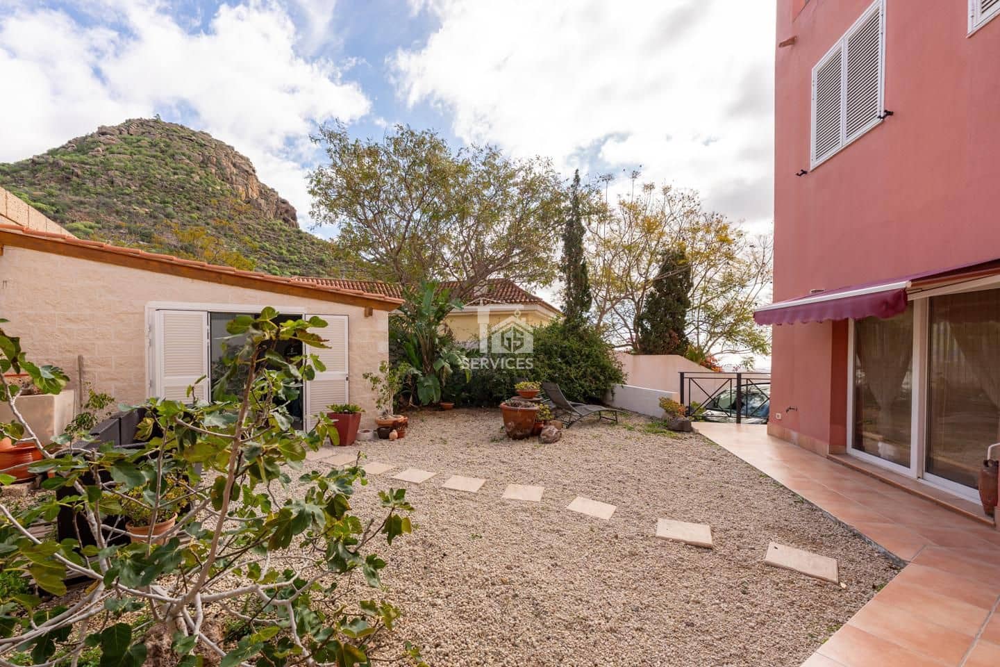 2 soverom Villa til salgs i Arona med garasje - € 335 000 (Ref: 9547176)