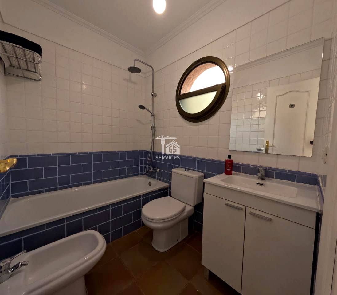 4 bedroom Villa for sale in Granadilla de Abona with garage - € 750,000 (Ref: 9559906)