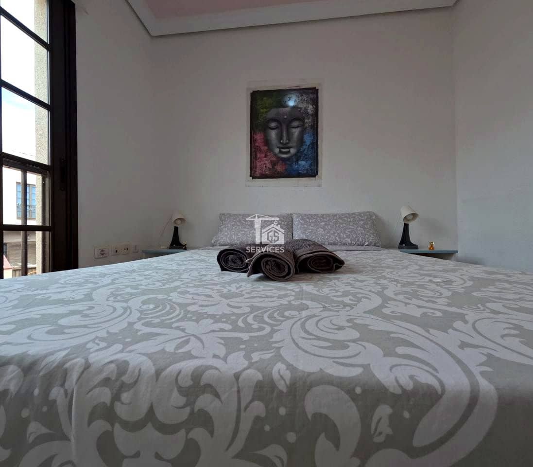 4 bedroom Villa for sale in Granadilla de Abona with garage - € 750,000 (Ref: 9559906)