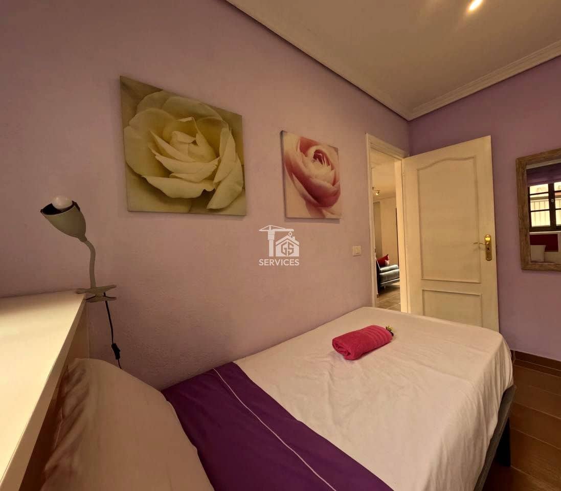 4 bedroom Villa for sale in Granadilla de Abona with garage - € 750,000 (Ref: 9559906)