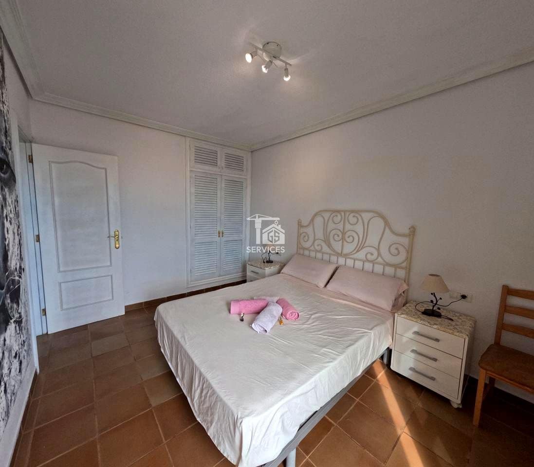 4 bedroom Villa for sale in Granadilla de Abona with garage - € 750,000 (Ref: 9559906)