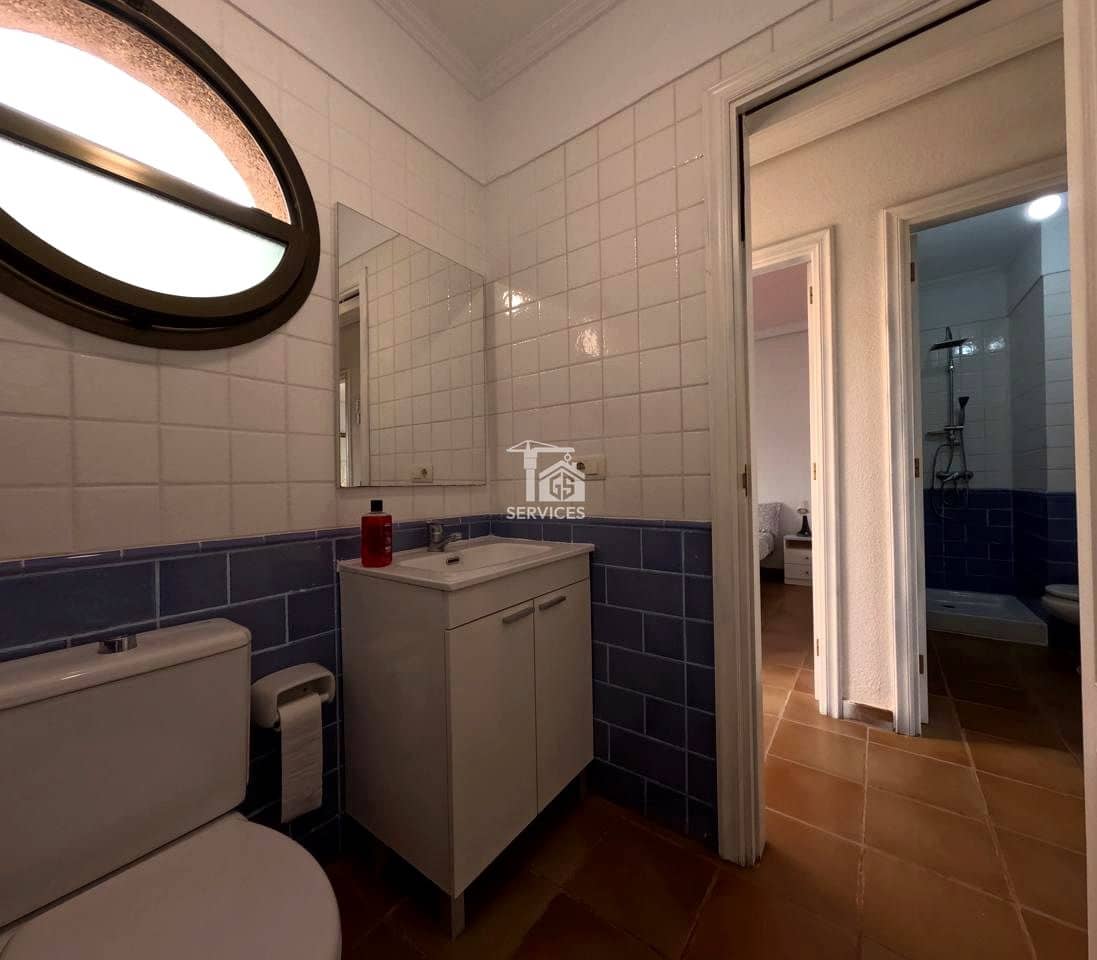 4 bedroom Villa for sale in Granadilla de Abona with garage - € 750,000 (Ref: 9559906)