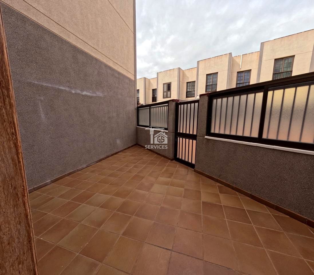 4 bedroom Villa for sale in Granadilla de Abona with garage - € 750,000 (Ref: 9559906)