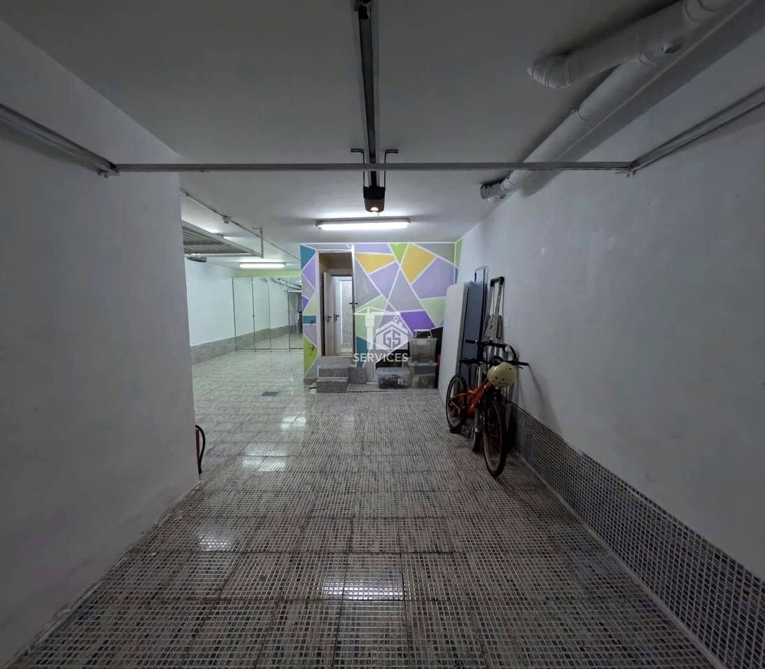 4 bedroom Villa for sale in Granadilla de Abona with garage - € 750,000 (Ref: 9559906)