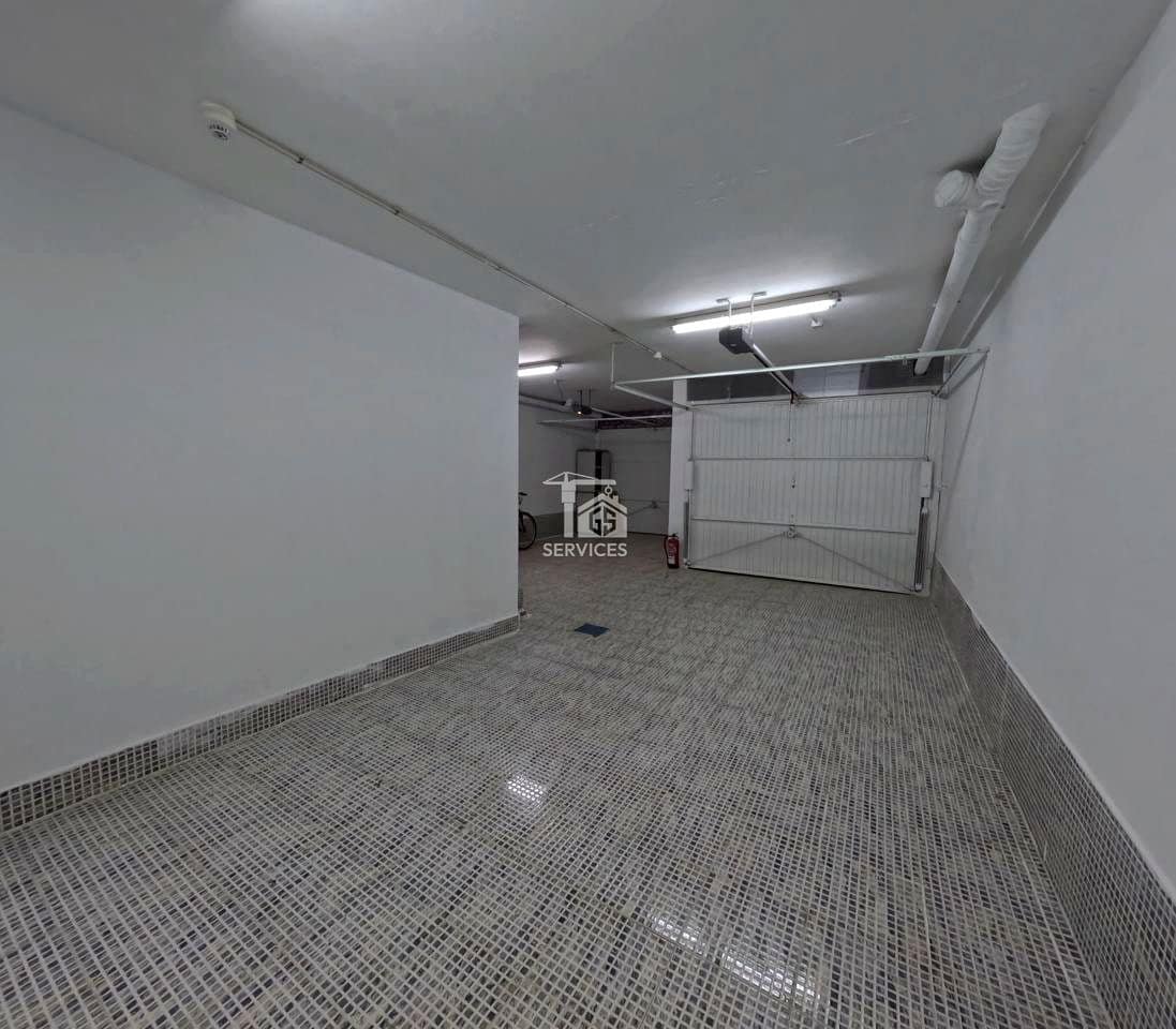 4 bedroom Villa for sale in Granadilla de Abona with garage - € 750,000 (Ref: 9559906)