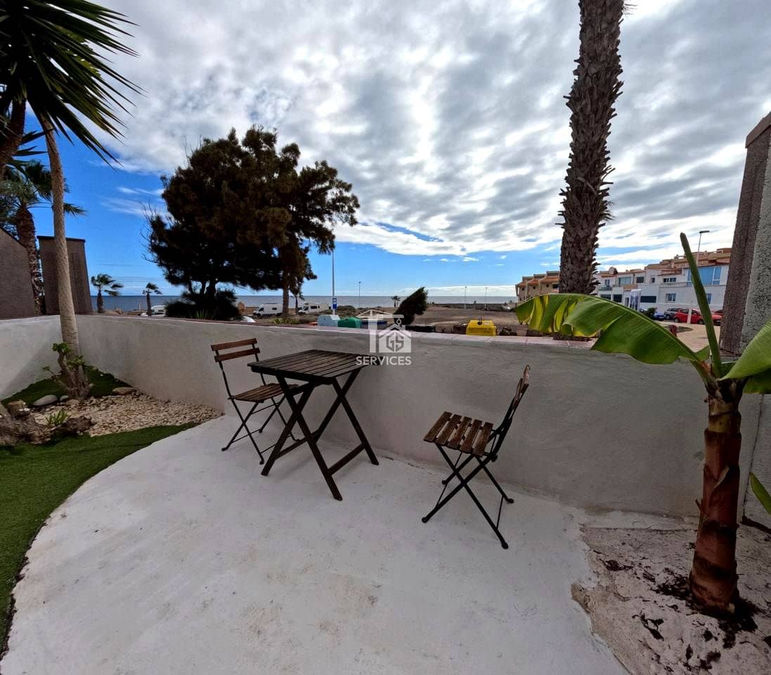 4 bedroom Villa for sale in Granadilla de Abona with garage - € 750,000 (Ref: 9559906)