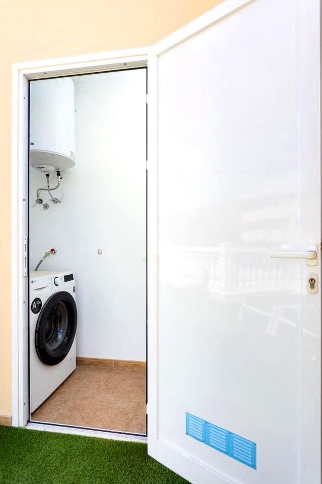 3 soverom Leilighet til salgs i Arona med svømmebasseng garasje - € 449 000 (Ref: 9569524)